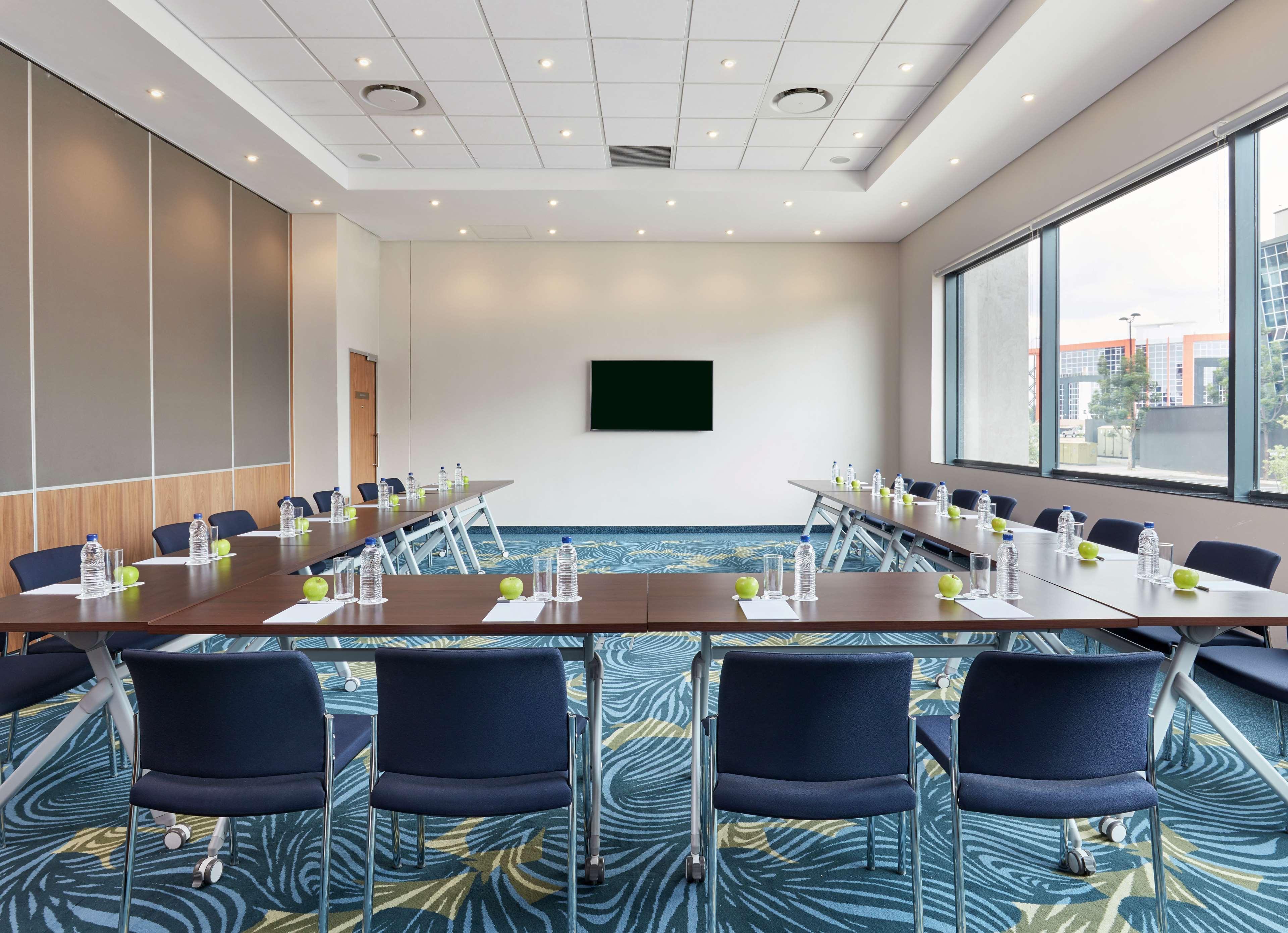 Hilton Garden Inn Gaborone, Botswana Ngoại thất bức ảnh
